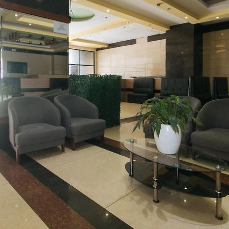 Reddoorz At Winter Hotel Araneta Cidade Quezon Exterior foto