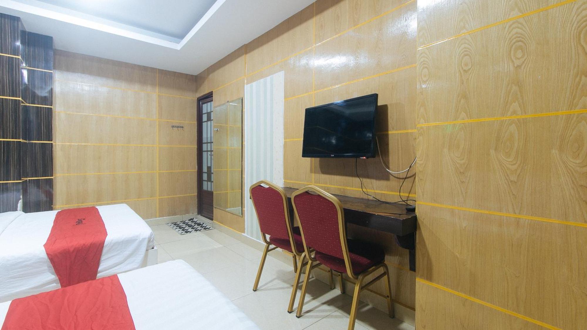 Reddoorz At Winter Hotel Araneta Cidade Quezon Exterior foto