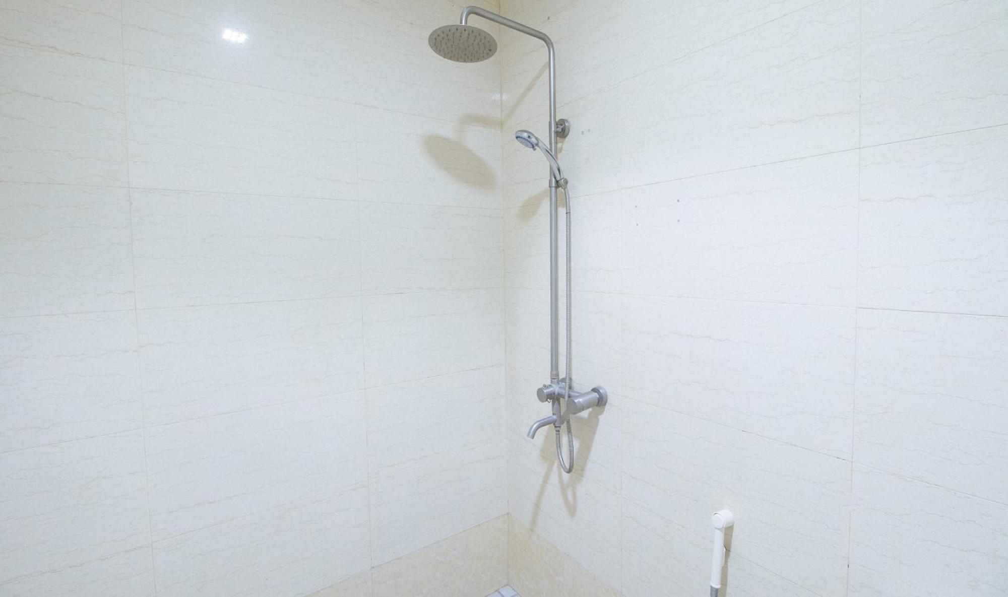Reddoorz At Winter Hotel Araneta Cidade Quezon Exterior foto